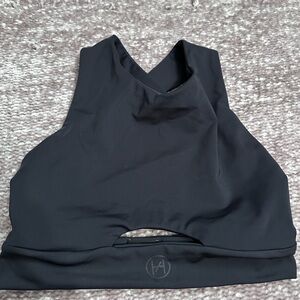 Sports bra, cross in back